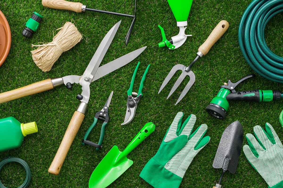strumenti per giardinaggio